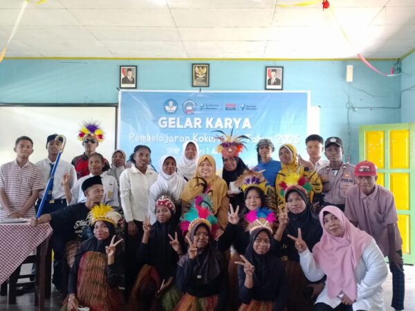 "SUARA DARI TIMUR: BUDAYA YANG MENYATUKAN KITA" "SUARA DARI TIMUR: BUDAYA YANG MENYATUKAN KITA"